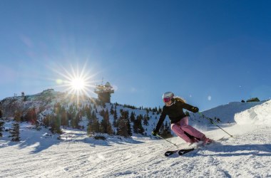 Skifahren bei Sonnenschein am Hochkar, © Martin Fülöp